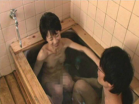 田舎の母に汗まみれどろどろ中出し情交4時間　サンプル画像02